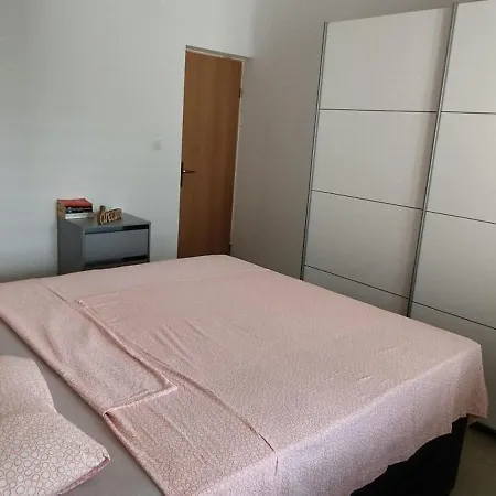 In Rtina Mit Garten, Terrasse Und Grill Apartment *