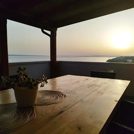In Rtina Mit Garten, Terrasse Und Grill Apartament